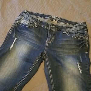 Vanity curvy capri jeans